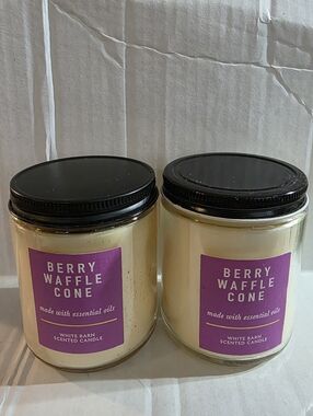BATH AND BODY WORKS BERRY WAFFLE CONE SINGLE WICK CANDLE  X2